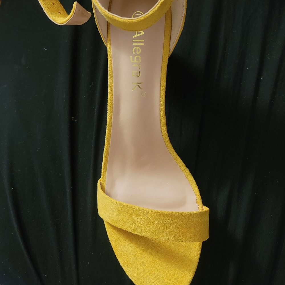 Allegra K Women's Mustard Heels
